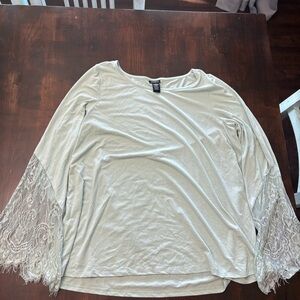 Torrid bell lace sleeve in pale green